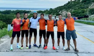 Nhóm CEO đạp xe 550 km đến Nha Trang chạy VnExpress Marathon